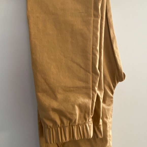 Women’s Pants - Picture 2 of 4